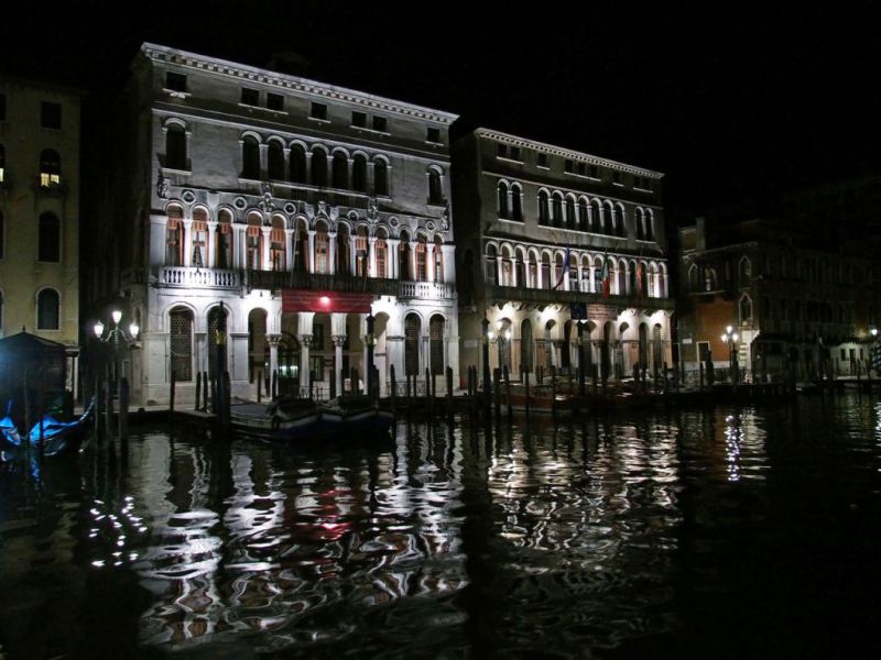 Palazzo dans la nuit